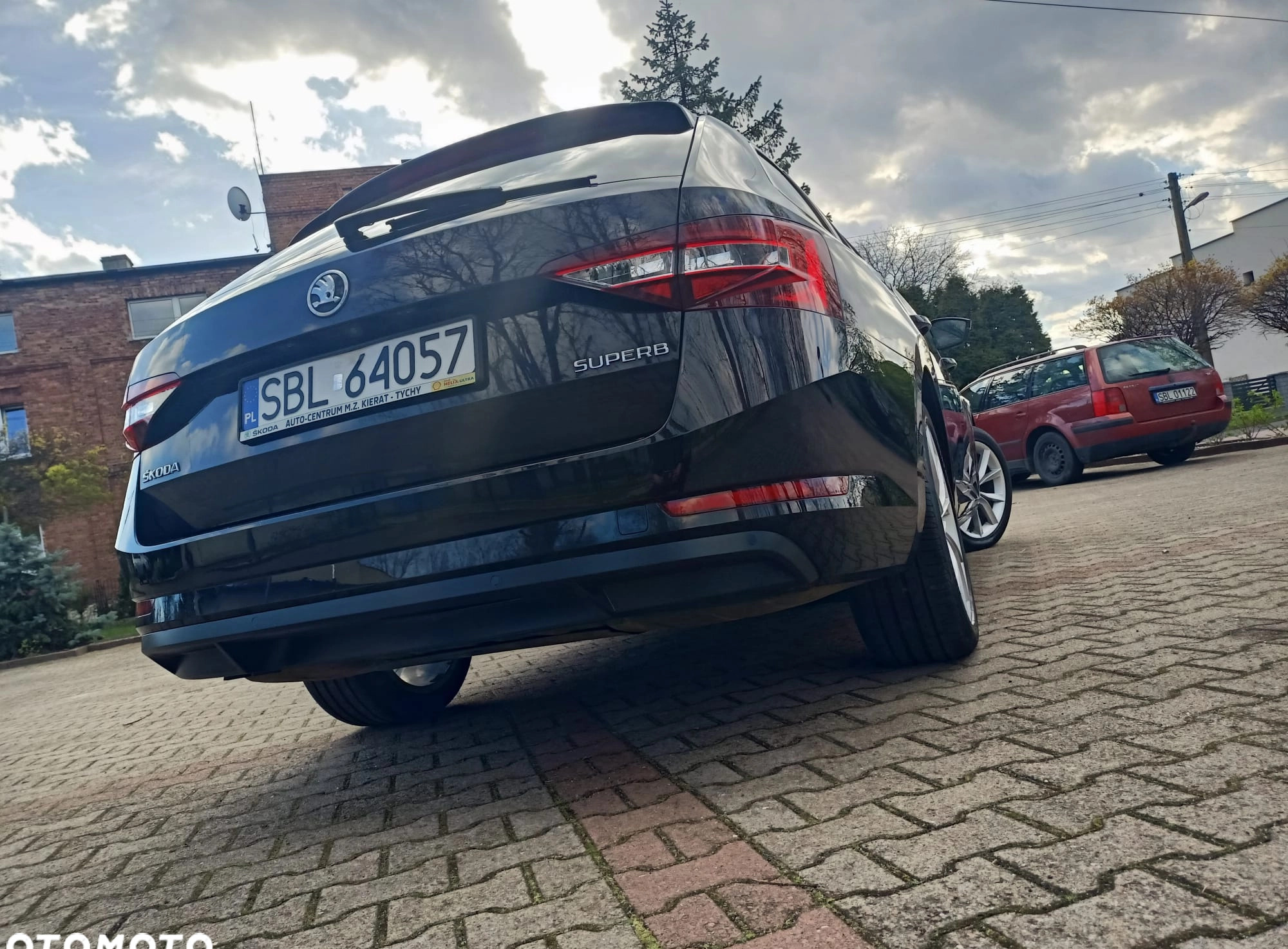 Skoda Superb cena 87900 przebieg: 190000, rok produkcji 2018 z Grybów małe 742
